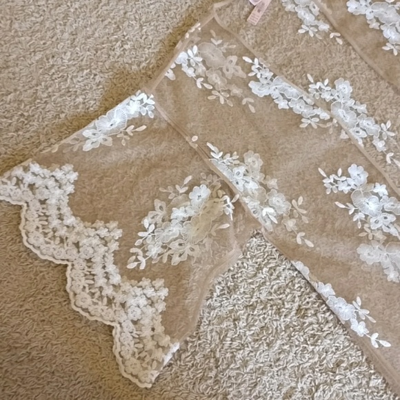 VS Dream Angels Embroidered Lace Kimono - Picture 6 of 8